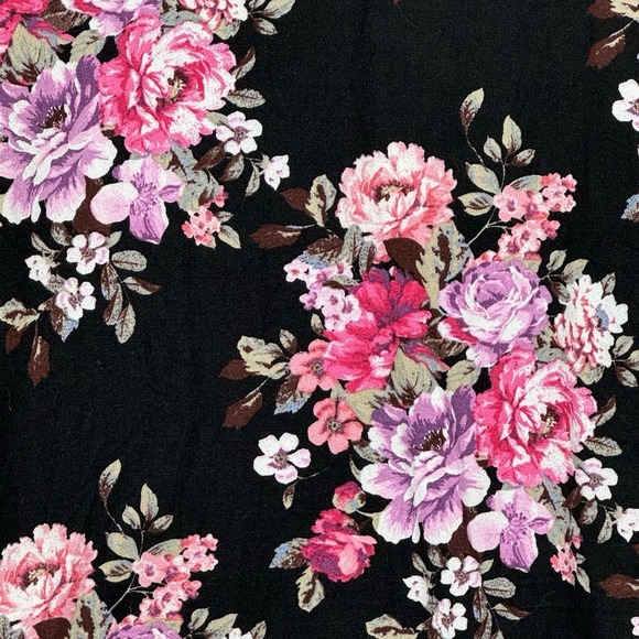 Just Be XL Shirt Top Black Pink Floral Short Sleeve Criss Cross V Neck Stretch - Picture 2 of 6